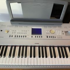 Portable Yamaha grand DGX -640