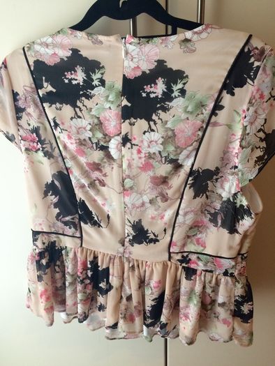 LOVE LABEL Peplum Flowery Top size18 BNWT