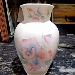 Aynesley vase little sweetheart range