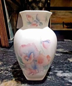 Aynesley vase little sweetheart range