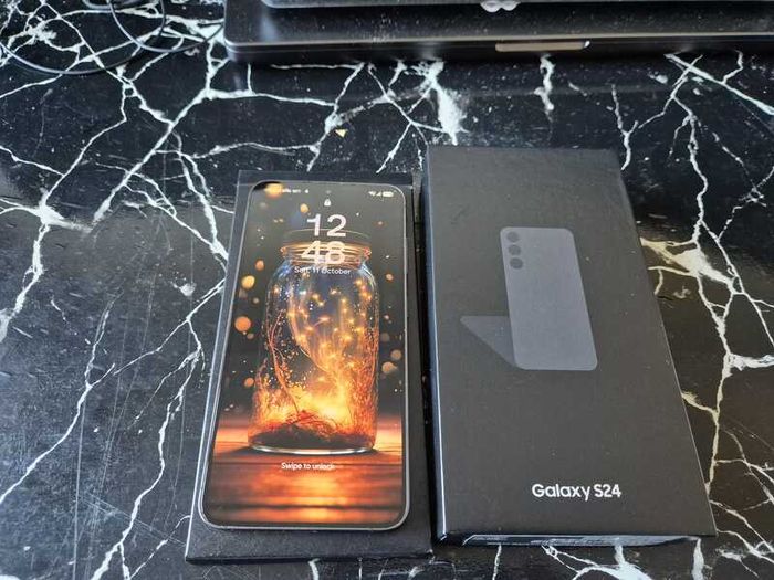 Samsung Galaxy S24 (Unlocked)