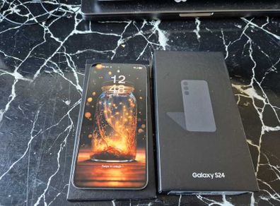 Samsung Galaxy S24 (Unlocked)