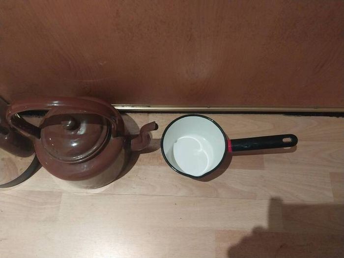 Original enamel kettle & small enamel saucepan