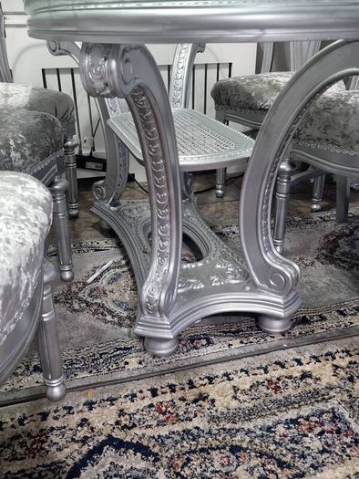 table& chairs