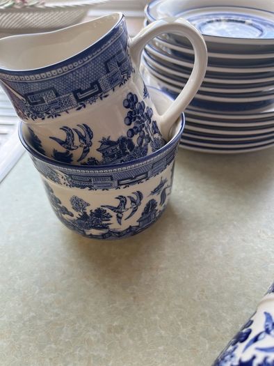 Vintage Arklow Pottery "Willow " 20 piece Teaset in Mint condition