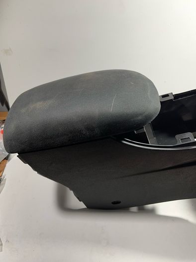 Arm Rest Nissan Leaf 2015 A1l1.
