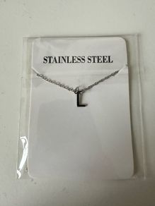 'L' necklace silver