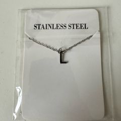 'L' necklace silver