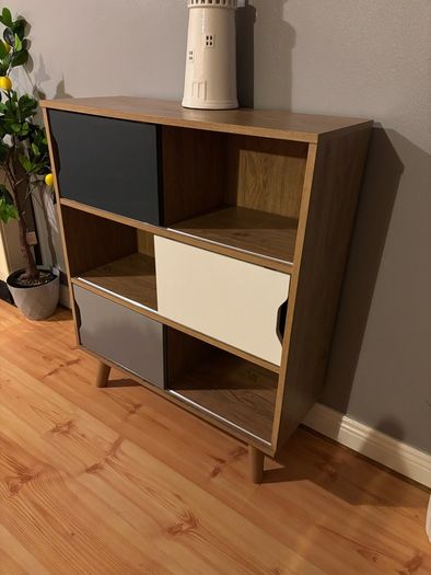 Side board/ cabinet