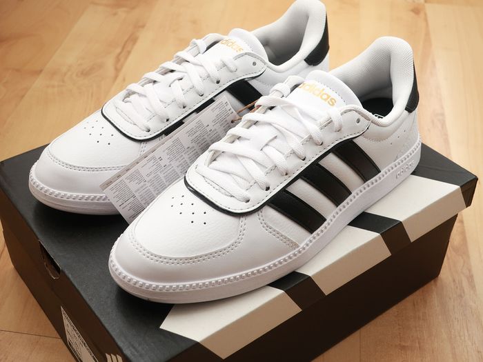 Adidas Leather shoes | Size 5 UK | Brand New