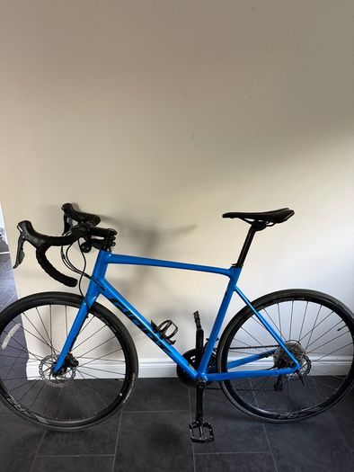 Giant Contend SL 2 Disk Road Bike