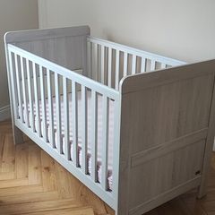 Pristine condition mamas & papas cotbed