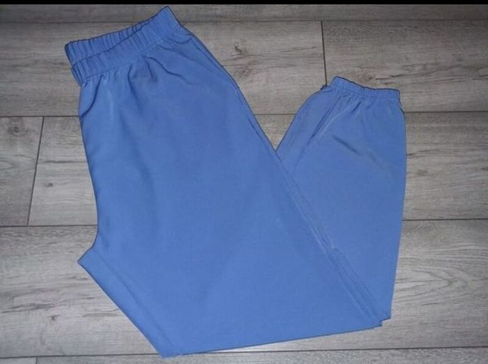 x4 Bundle - Brand New Womens Mixture Bundle - Size - XXL - Smaller Fit More A Size - U.K.16 - x3 Bundle - Bottoms - RRP - 49.74 & x1 - T-Shirt - RRP - 80.00 Dollars = RRP - 125.00+