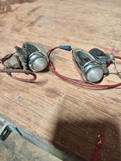 vintage car  sidelights