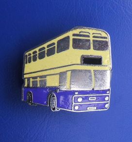 DOUBLE DECKER BUS - a souvenir/merchandise enamelled badge (c.1980s)