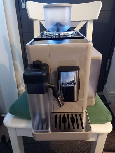 Delonghi Coffee Machine Rivelia -  Beige