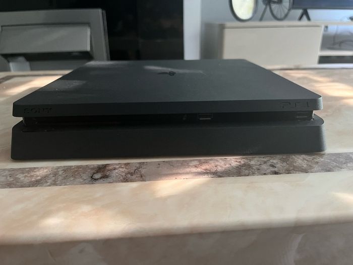 Playstation 4 Slim