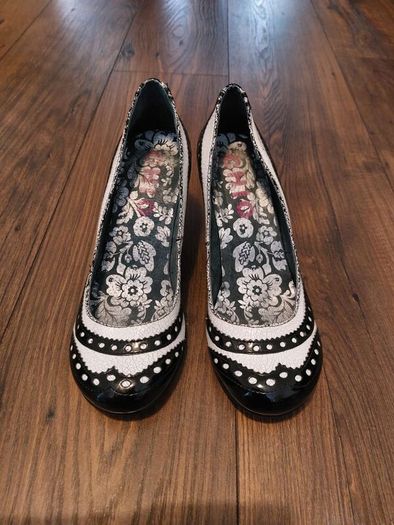 Black and White- leather- uk7