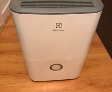 Electrolux EXD20DN3W 20L Dehumidifier
