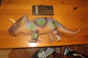Dinosaur    triceratops