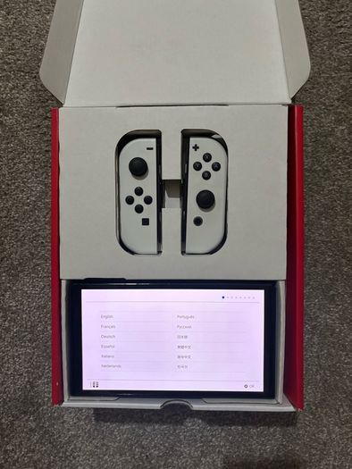 Nintendo Switch OLED + Case, Pro controller, case and game