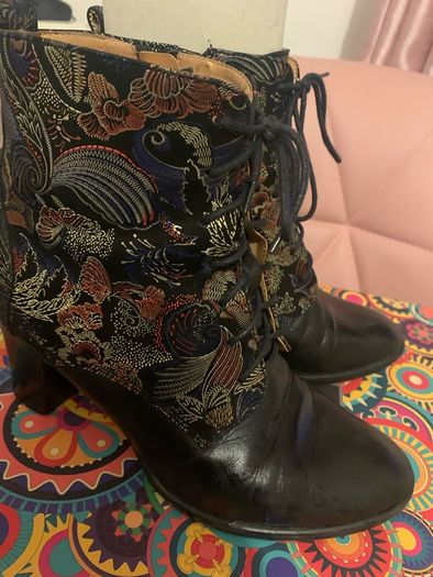 boots 36