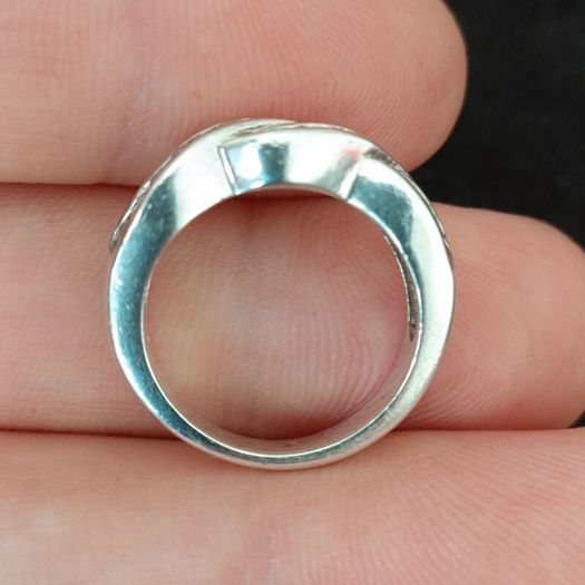 925 silver ring with lovely cubic zirconia stones