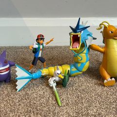 Pokemon - collection of large figures