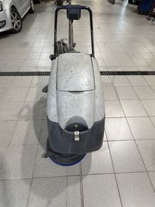 Nilfisk CA410 floor scrubber