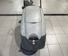 Nilfisk CA410 floor scrubber