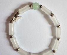 Brand New White Beaded Stretch Bracelet with Bamboo-Inspired Beads