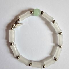 Brand New White Beaded Stretch Bracelet with Bamboo-Inspired Beads