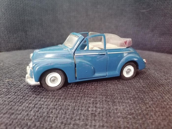 956 Morris Minor 1000 1:26 Saico Blue