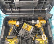 DeWalt 18v combi drill and impactor