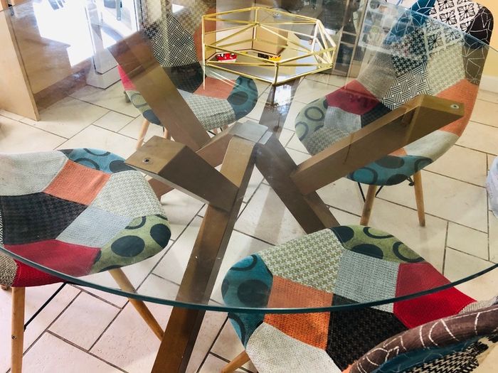 Glass Table & 4 Chairs