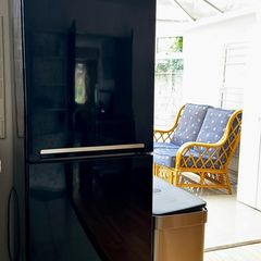 BEKO Fridge Freezer, Sleek Black Finish