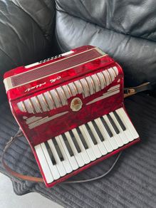 Martini button accordion