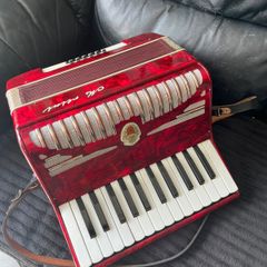 Martini button accordion
