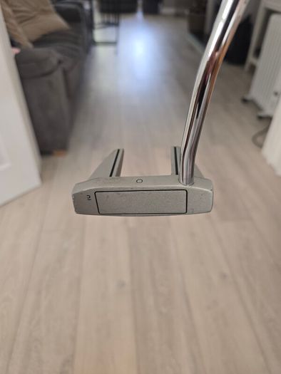 Inesis 100 putter