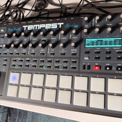 Dave Smith Tempest