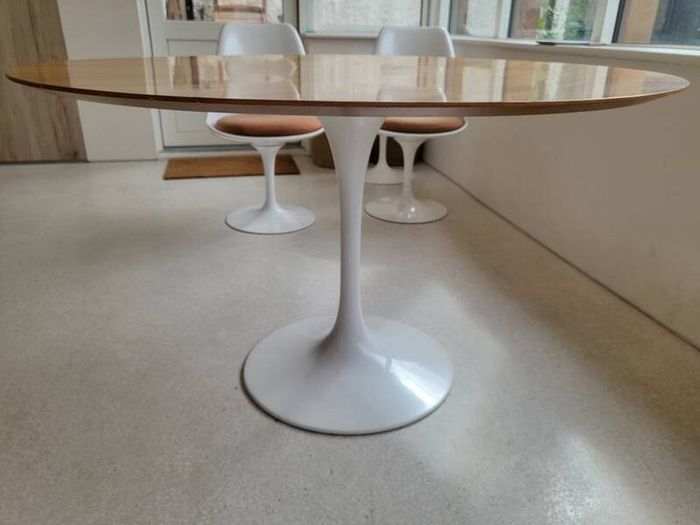 Saarinen Replica Tulip Dining Table