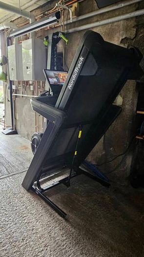 Nordictrack 1750 Commercial Treadmill