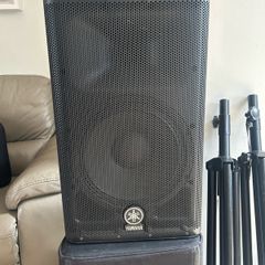 Yamaha DXR12 Loudspeakers & Stands
