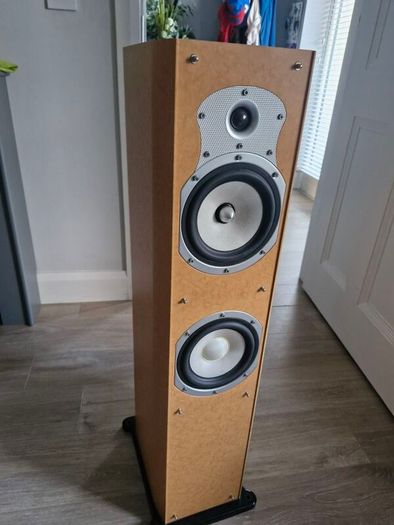 Roth Audio OLi 40 Floorstanding Speakers - Excellent Condition - Maple Finish