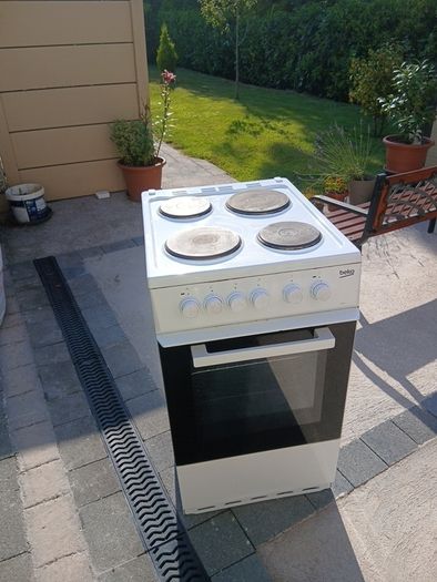Beko 500mm electric cooker