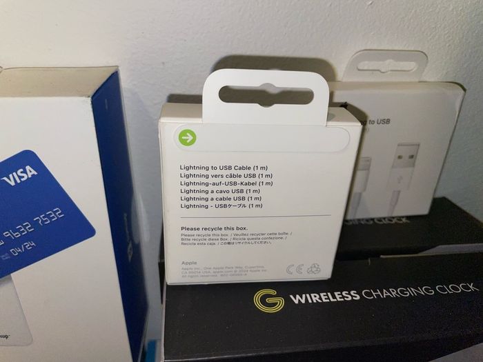Apple lighting chargers (1M)
