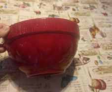 Heart motif 9 inch round bowl