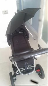 Quincy Buzz Xtra in black, Maxi cosi car seat, ISO fix base & Accesories
