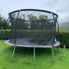 13 foot Trampoline and Enclosure