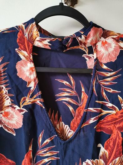 Navy top